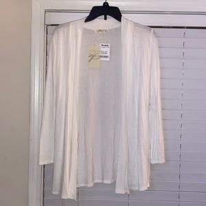 NEVER WORN, SMALL SIZE, CRÈME COLOR CARDIGAN
